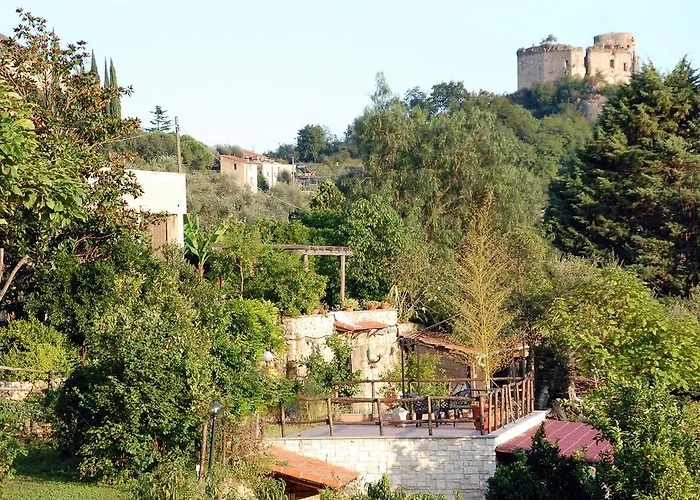 Agriturismo La Rocca Di Perti