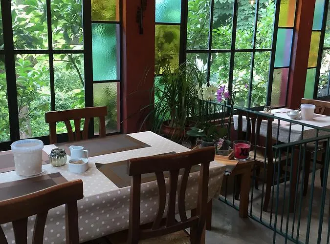 Agriturismo La Rocca Di Perti Фермерский дом *