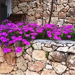 La Rocca Di Perti مزرعة للإقامة