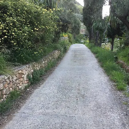 Agroturismo La Rocca Di Perti