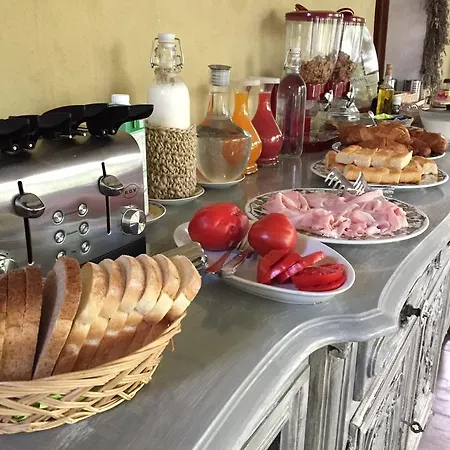 Alloggio per agriturismo La Rocca Di Perti *