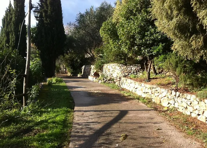Feriegård La Rocca Di Perti